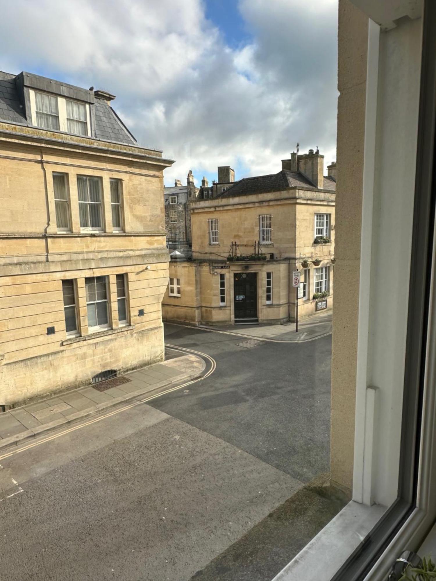 Contemporary Pied A Terre In The Heart Of Bath Apartment Exterior photo